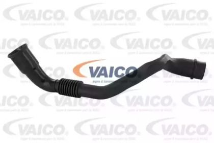 Патрубок вентиляции картера на Volkswagen Jetta  Vaico V10-9768.