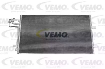 Радіатор кондиціонера на Volvo V50  Vemo V25-62-0010.