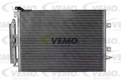 Радіатор кондиціонера на Рено Модус  Vemo V46-62-0024.