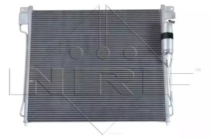 Радіатор кондиціонера на Nissan Navara  NRF 35582.