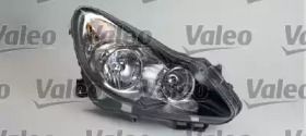 Права фара ближнього світла на Opel Corsa D Valeo 043380.