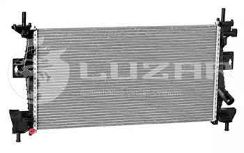 Алюминиевый радиатор охлаждения двигателя на Ford Focus 3 Luzar LRc 1075.
