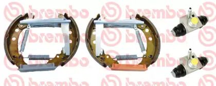 Барабанные тормозные колодки на Фольксваген Сирокко  Brembo K 85 048.