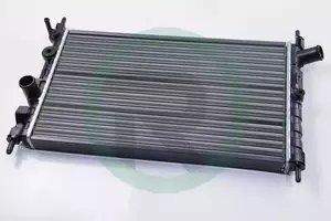 Алюминиевый радиатор охлаждения двигателя JP Group 1214200100 фотография 0.
