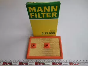 Повітряний фільтр на Фольксваген Пассат Б8 Mann-Filter C 27 009.