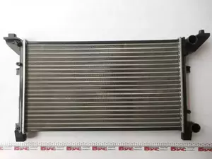 Алюмінієвий радіатор охолодження двигуна Maxgear AC291528.