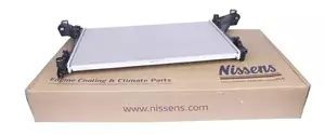 Радиатор охлаждения двигателя на Nissan NV400  Nissens 630733.