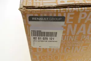 Компресор кондиціонера на Renault Fluence  Renault 82 01 025 121.