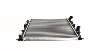 Алюминиевый радиатор охлаждения двигателя на Рено Клио  Kale Oto Radyator 109400.
