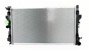 Алюминиевый радиатор охлаждения двигателя на Мерседес Вито  Kale Oto Radyator 360900.